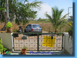 Big parking area infront of the house for sale in Cha-Am