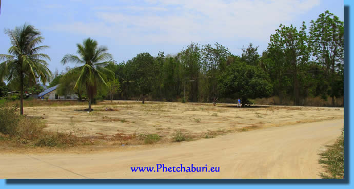 Cha-Am land for sale, view from the other corner